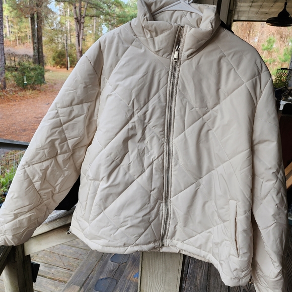WHITE PUFFER JACKET - Picture 6 of 6
